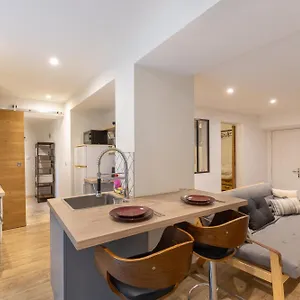 Appartement Le Reflet Du Rhone - Intramuros - Wifi - Clim, Avignon